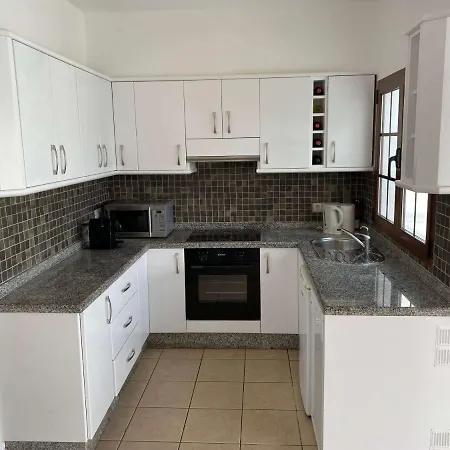 Stunning Arabella - Heated Pool - Bbq - Amazing Terrace - Playa Blanca (Lanzarote)