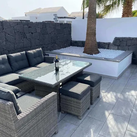 Villa Stunning Arabella - Heated Pool - Bbq - Amazing Terrace - Playa Blanca