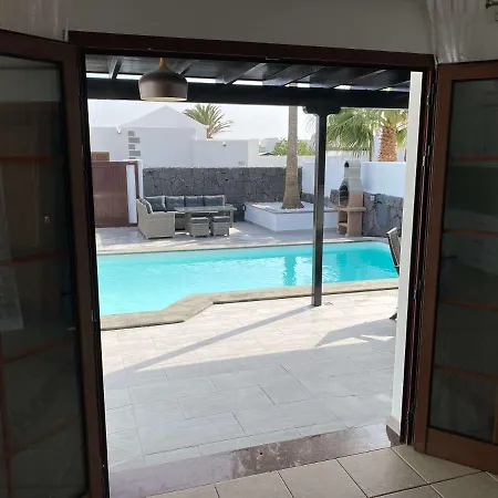 Stunning Arabella - Heated Pool - Bbq - Amazing Terrace - Playa Blanca